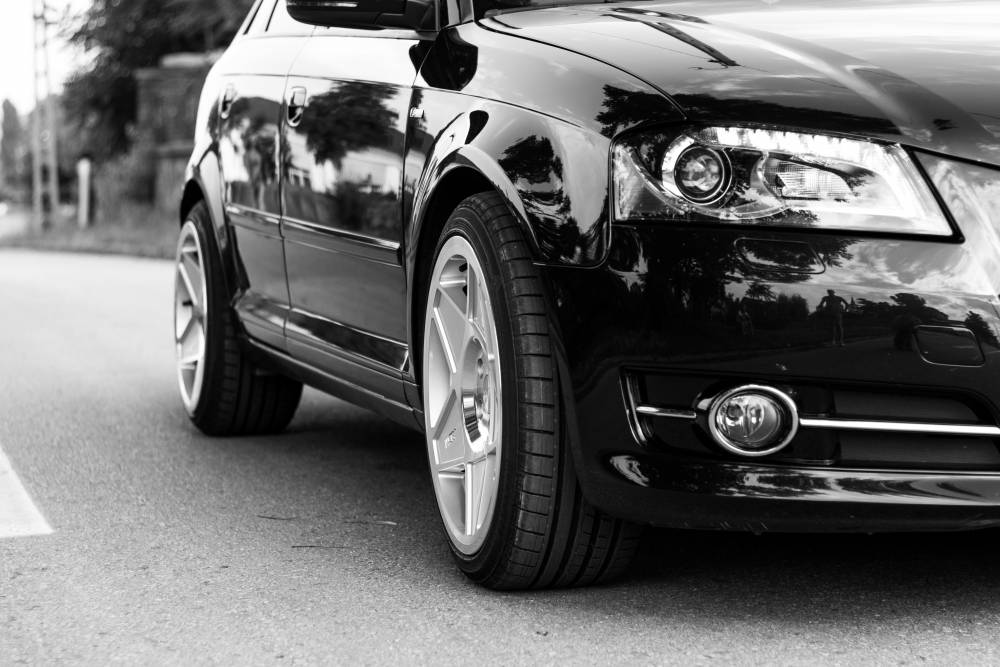 voiture-noir-face.jpeg